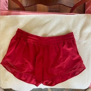 lululemon hotty hot 4” shorts